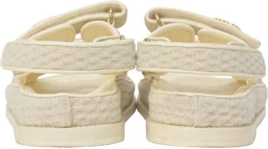 Chanel Vintage Pre-owned Plastic sandals Beige Dames
