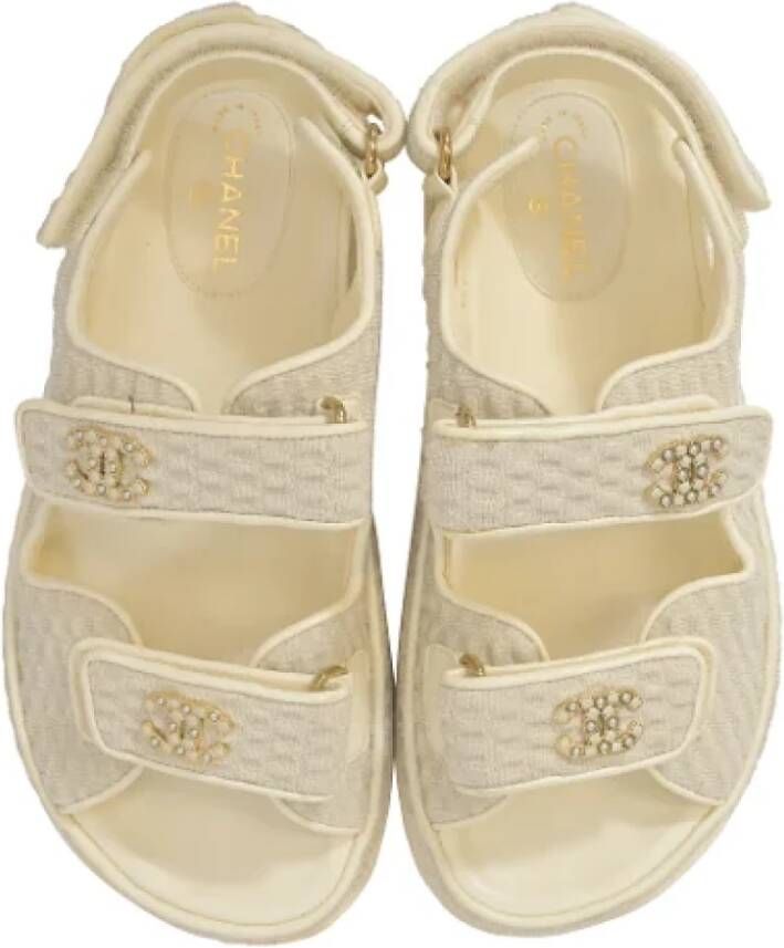 Chanel Vintage Pre-owned Plastic sandals Beige Dames