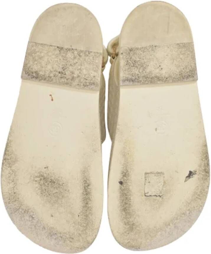 Chanel Vintage Pre-owned Plastic sandals Beige Dames