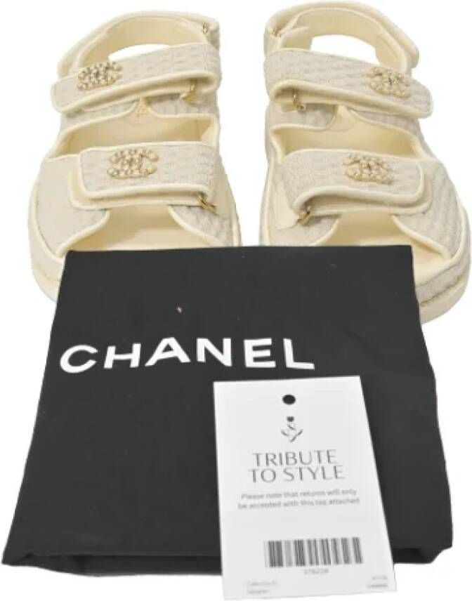 Chanel Vintage Pre-owned Plastic sandals Beige Dames