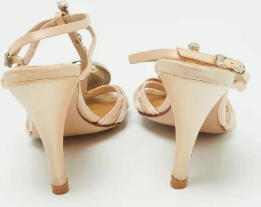 Chanel Vintage Pre-owned Satin sandals Beige Dames