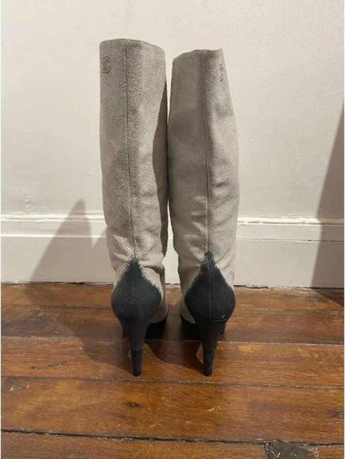 Chanel Vintage Pre-owned Suede boots Gray Dames