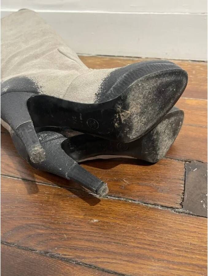Chanel Vintage Pre-owned Suede boots Gray Dames