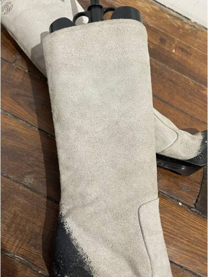 Chanel Vintage Pre-owned Suede boots Gray Dames