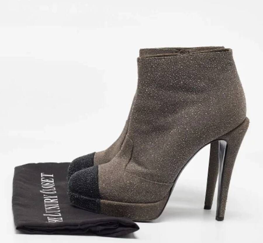 Chanel Vintage Pre-owned Suede boots Gray Dames