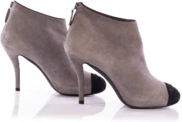 Chanel Vintage Pre-owned Suede boots Gray Dames