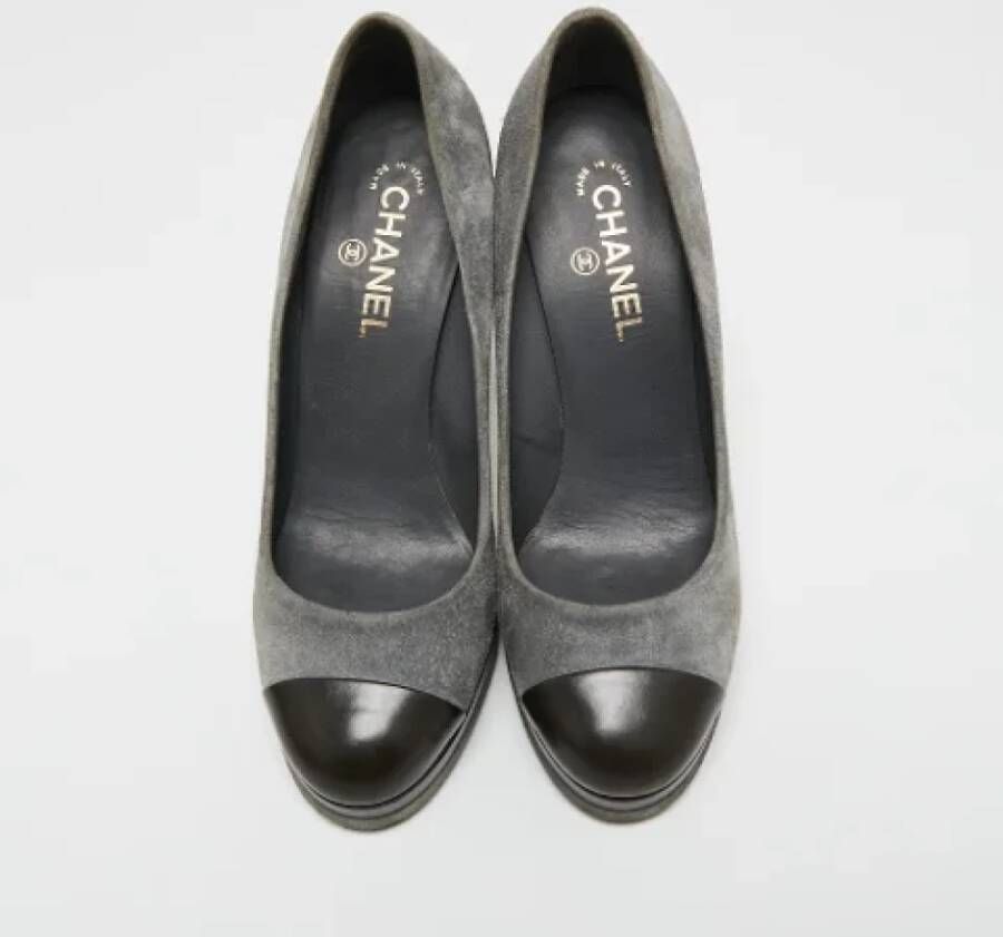 Chanel Vintage Pre-owned Suede heels Gray Dames