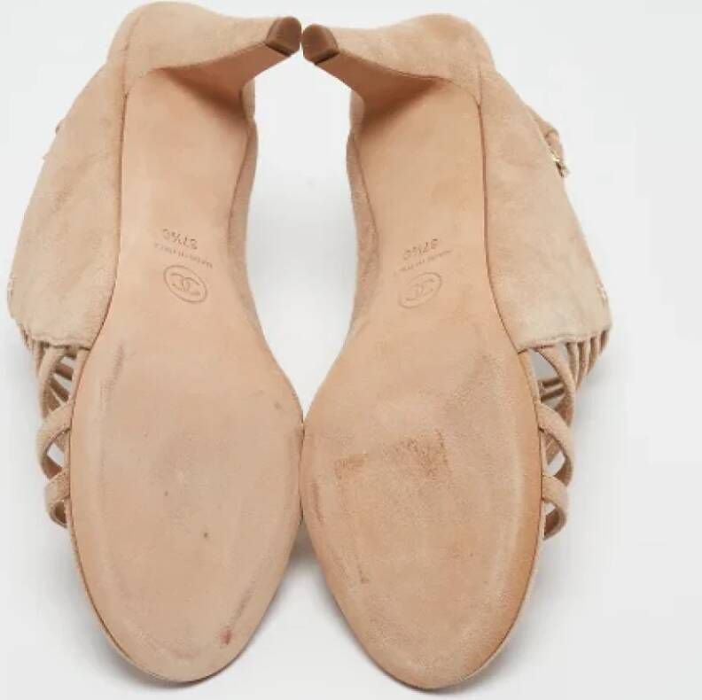 Chanel Vintage Pre-owned Suede sandals Beige Dames