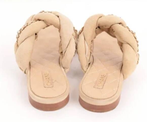 Chanel Vintage Pre-owned Suede sandals Beige Dames