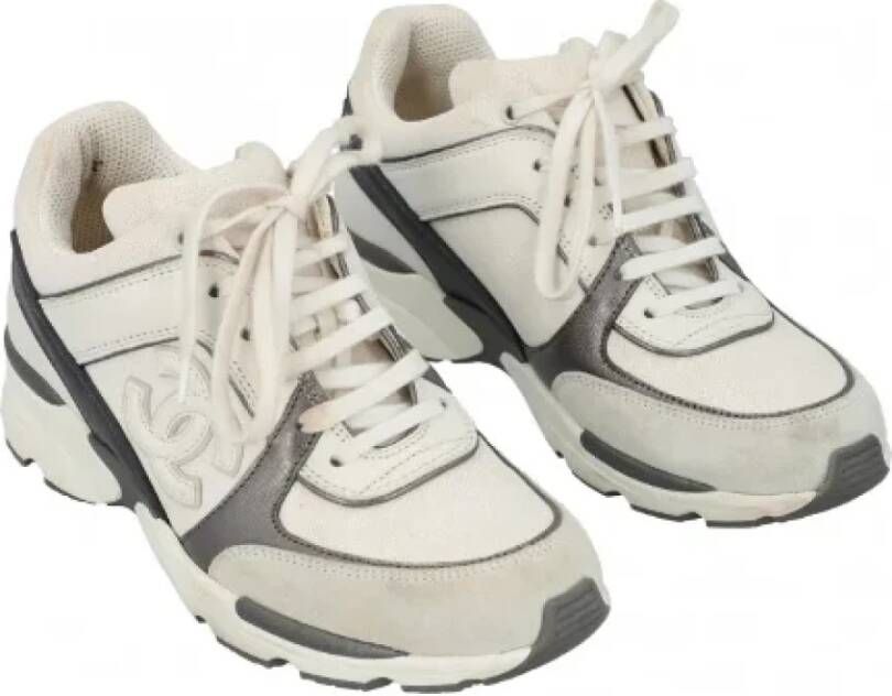 Chanel Vintage Pre-owned Suede sneakers White Dames
