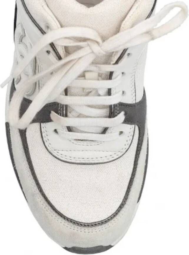 Chanel Vintage Pre-owned Suede sneakers White Dames