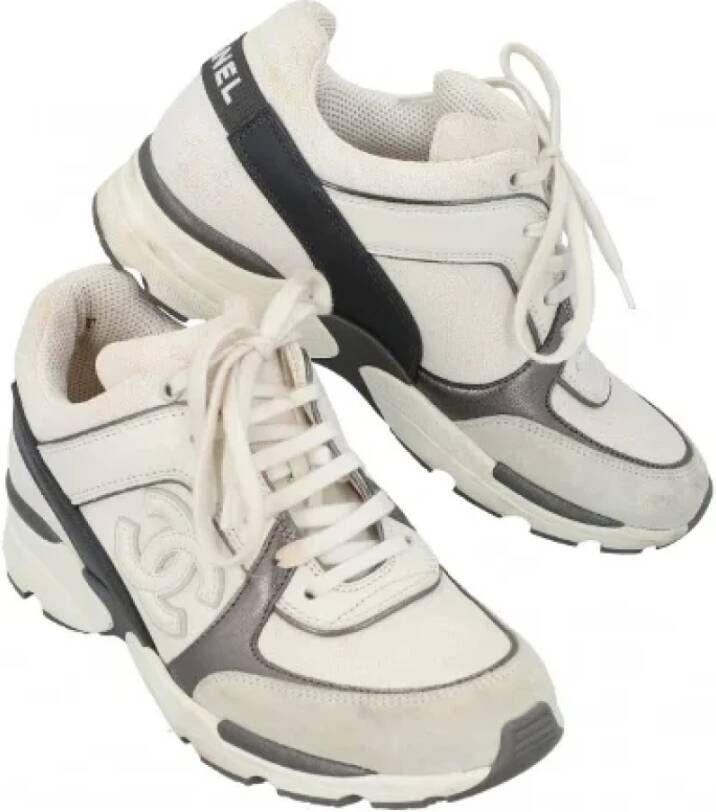 Chanel Vintage Pre-owned Suede sneakers White Dames