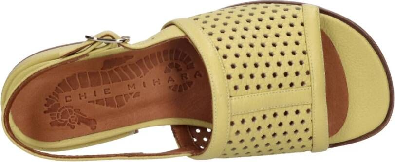 Chie Mihara Platte schoenen Geel