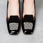 Chie Mihara Zwarte platte schoenen met geometrische print Zwart Dames - Thumbnail 8