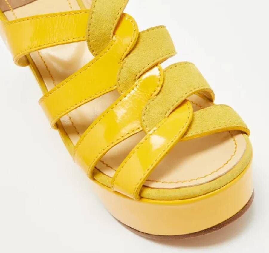 Chloé Pre-owned Leather sandals Yellow Dames
