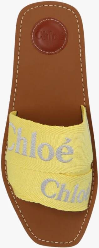 Chloé Slippers Woody Flat Mule in geel - Foto 6
