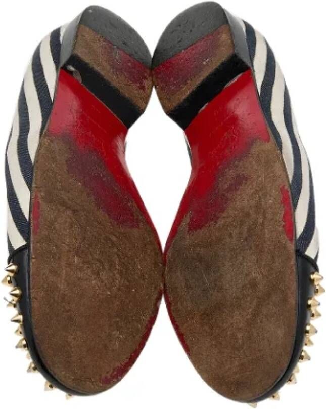 Christian Louboutin Pre-owned Canvas flats Multicolor Dames