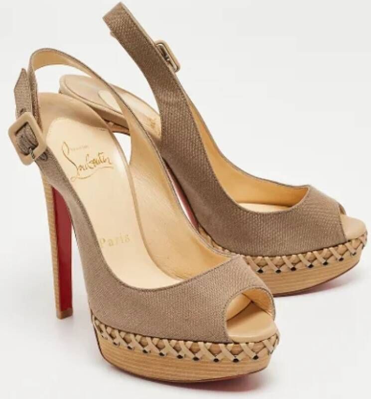 Christian Louboutin Pre-owned Canvas sandals Gray Dames