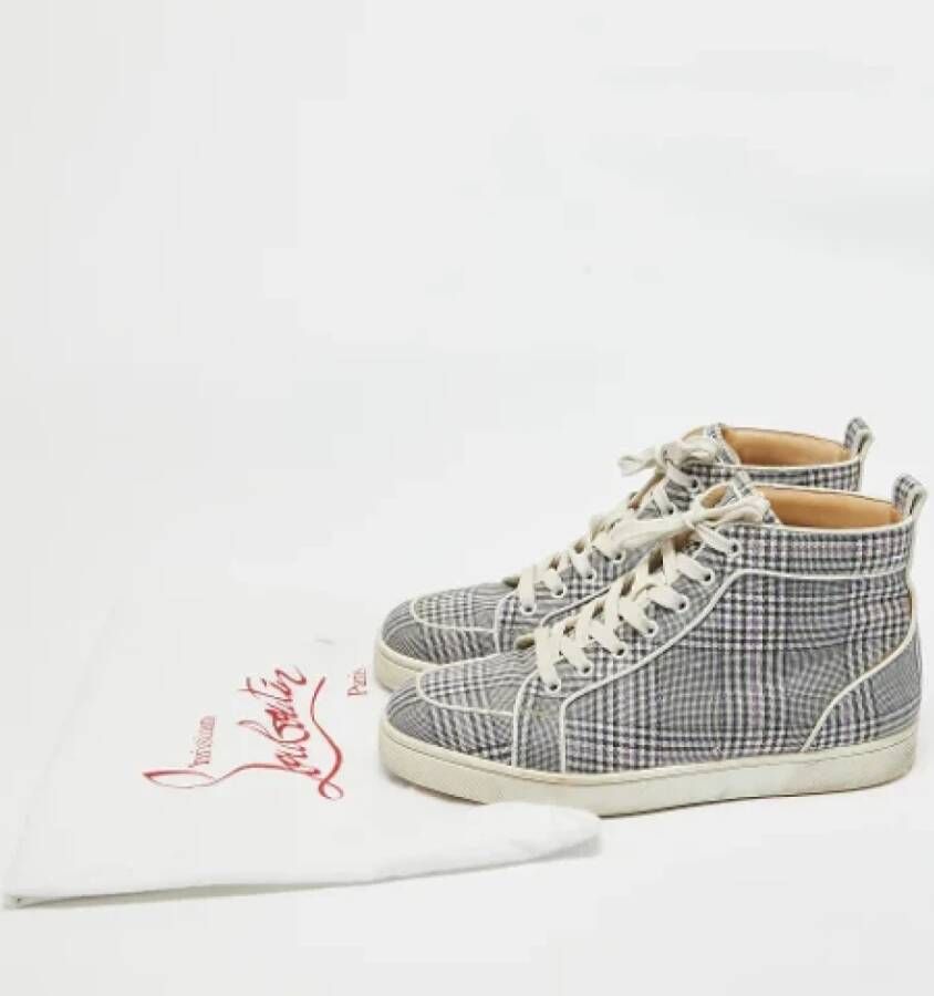Christian Louboutin Pre-owned Canvas sneakers Gray Heren