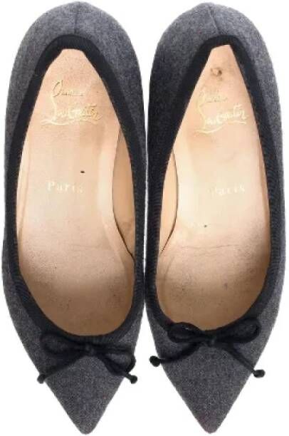 Christian Louboutin Pre-owned Fabric flats Blue Dames