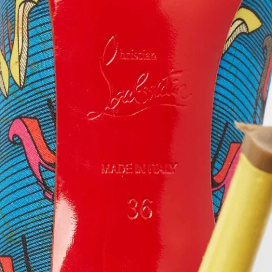 Christian Louboutin Pre-owned Fabric heels Blue Dames