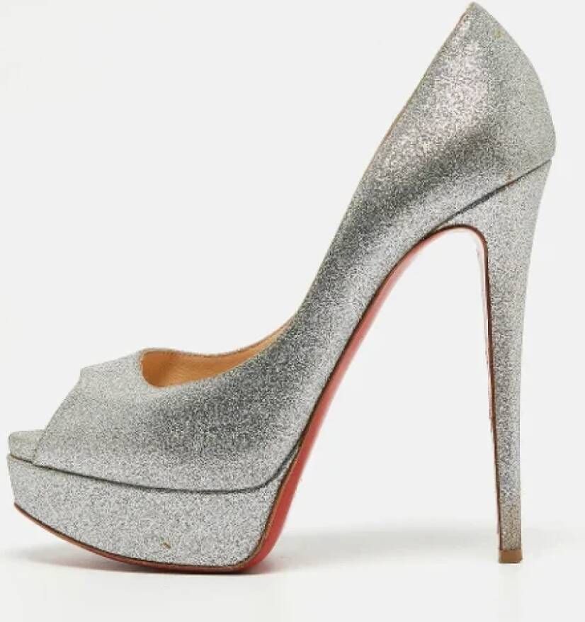 Christian Louboutin Pre-owned Fabric heels Gray Dames