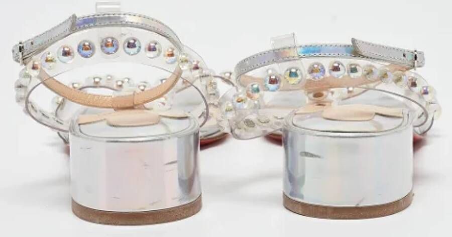 Christian Louboutin Pre-owned Fabric sandals White Dames