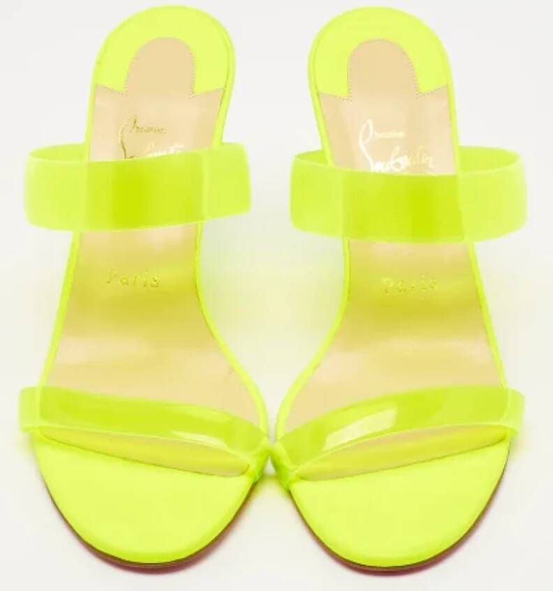 Christian Louboutin Pre-owned Fabric sandals Yellow Dames