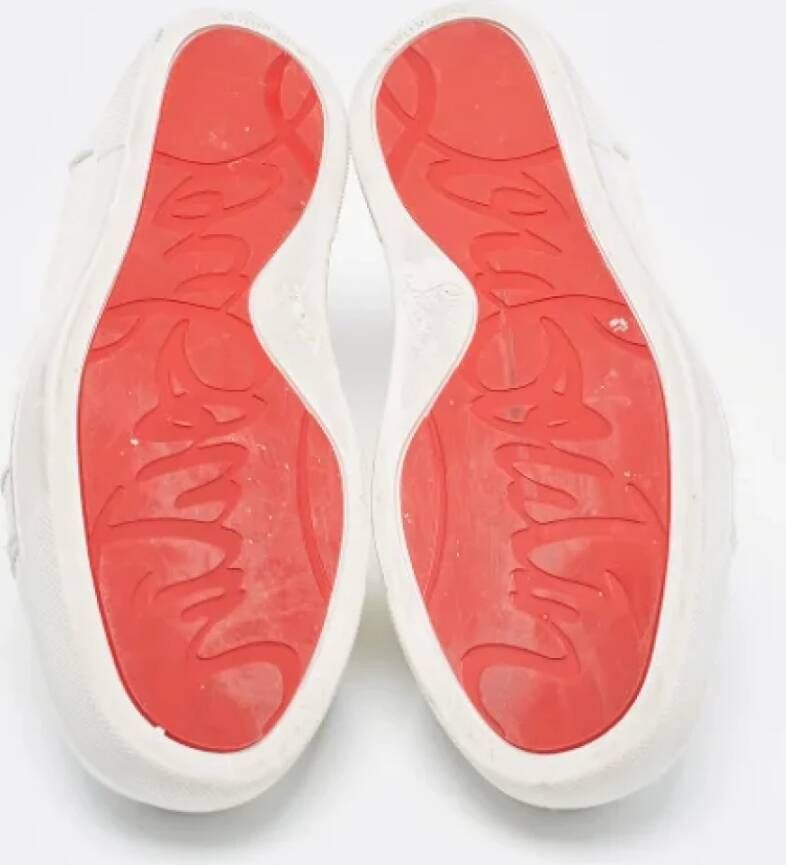 Christian Louboutin Pre-owned Fabric sneakers White Dames