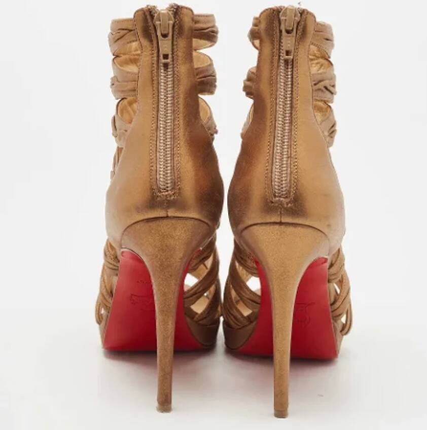 Christian Louboutin Pre-owned Leather boots Yellow Dames