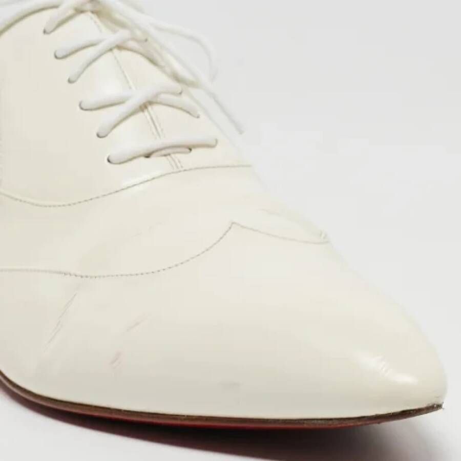Christian Louboutin Pre-owned Leather flats White Dames