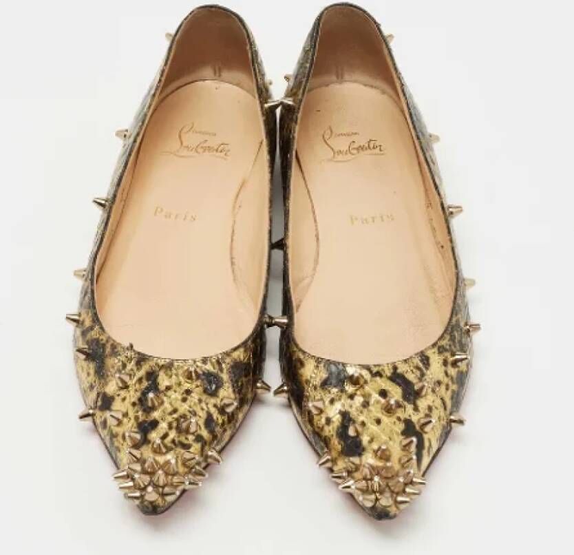 Christian Louboutin Pre-owned Leather flats Yellow Dames