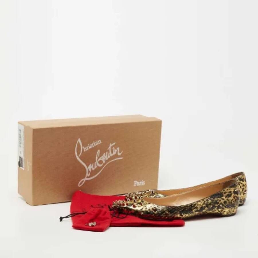Christian Louboutin Pre-owned Leather flats Yellow Dames