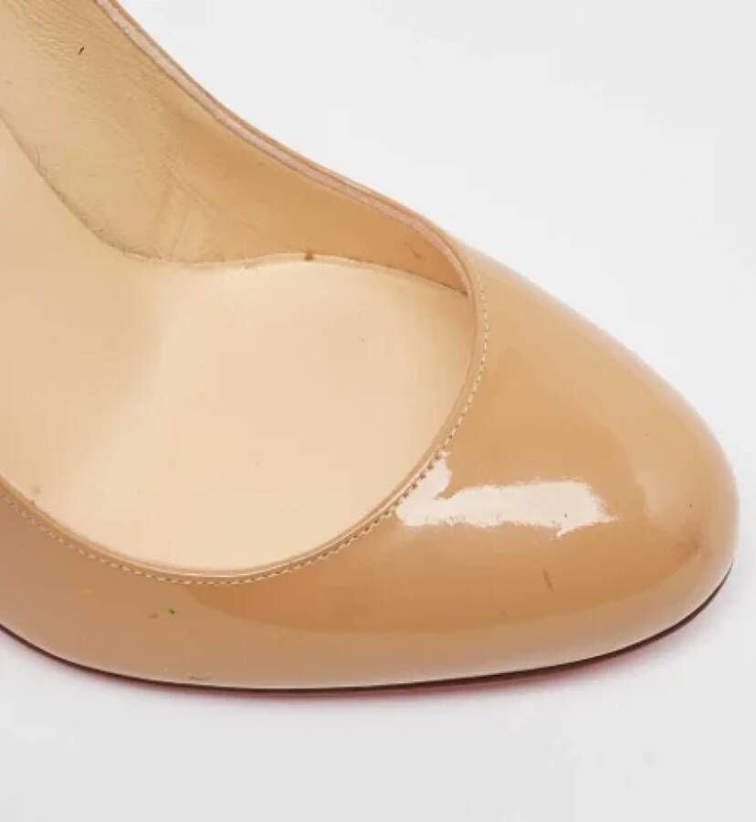 Christian Louboutin Pre-owned Leather heels Beige Dames