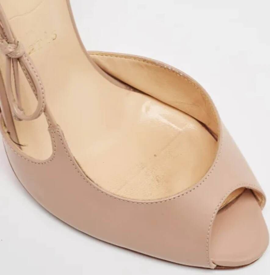 Christian Louboutin Pre-owned Leather heels Beige Dames
