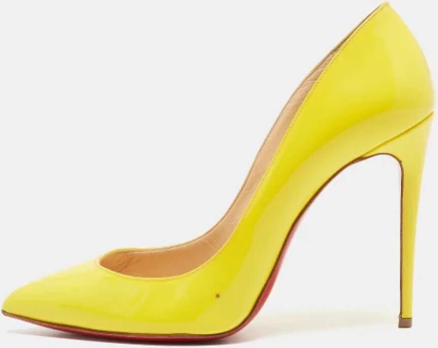 Christian Louboutin Pre-owned Leather heels Yellow Dames