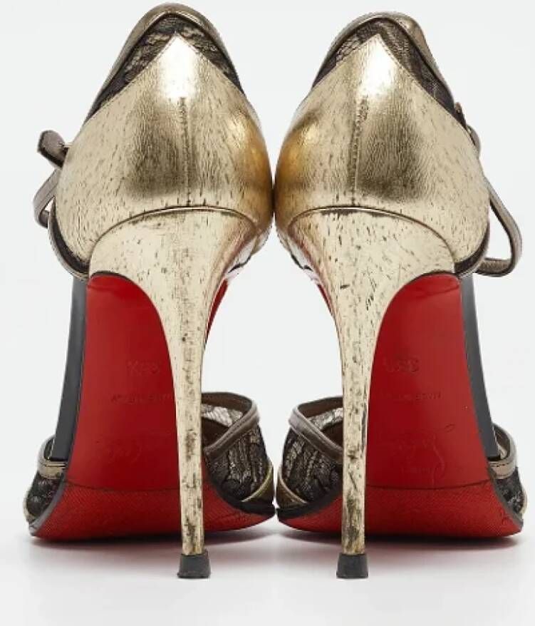 Christian Louboutin Pre-owned Leather heels Yellow Dames