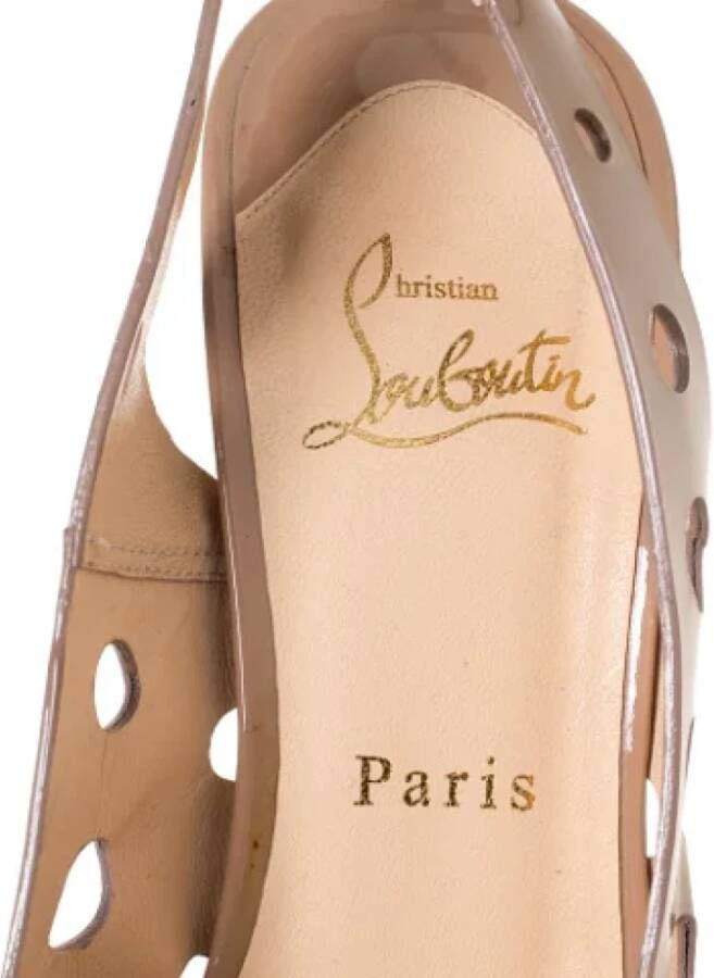 Christian Louboutin Pre-owned Leather sandals Beige Dames