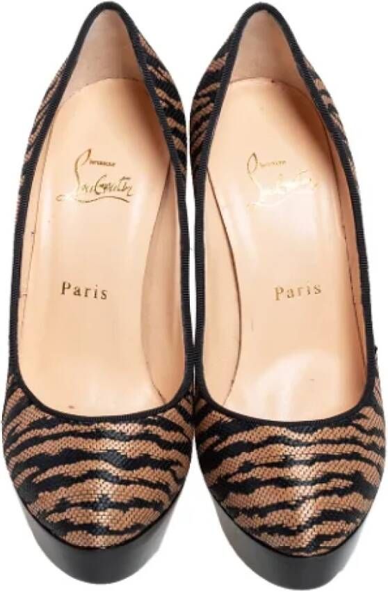 Christian Louboutin Pre-owned Raffia sandals Beige Dames