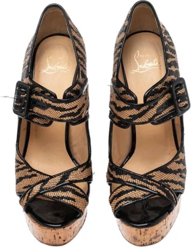 Christian Louboutin Pre-owned Raffia sandals Brown Dames