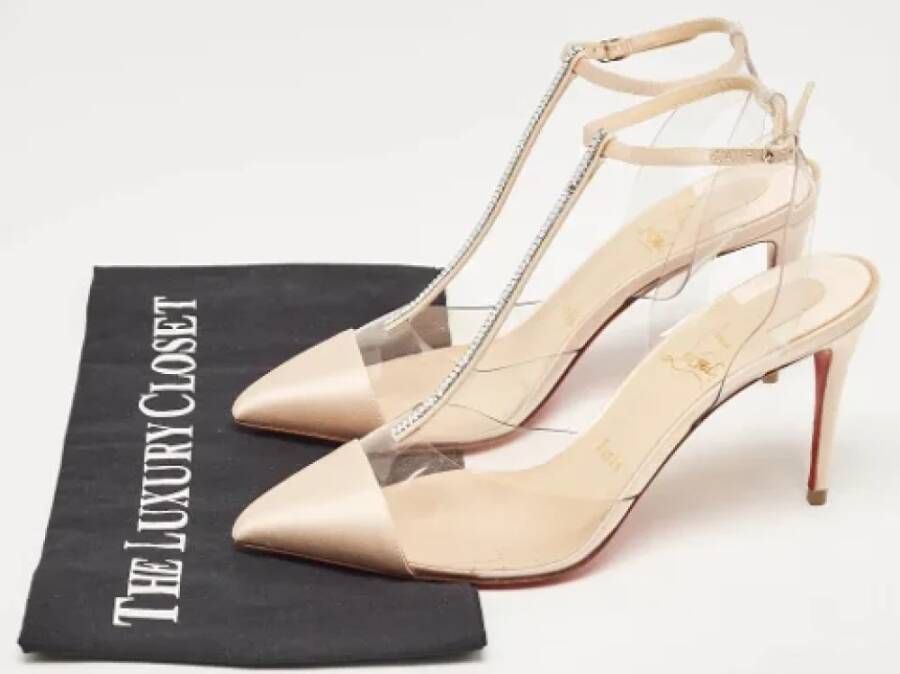 Christian Louboutin Pre-owned Satin sandals Beige Dames