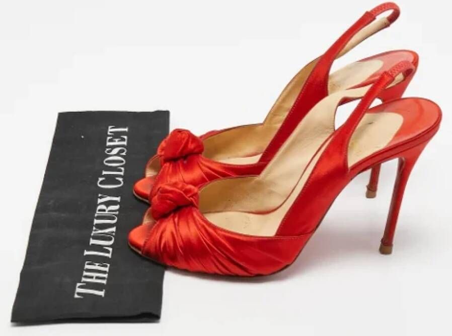 Christian Louboutin Pre-owned Satin sandals Red Dames