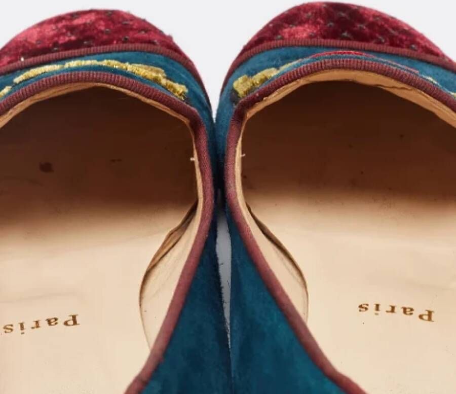Christian Louboutin Pre-owned Suede flats Green Dames