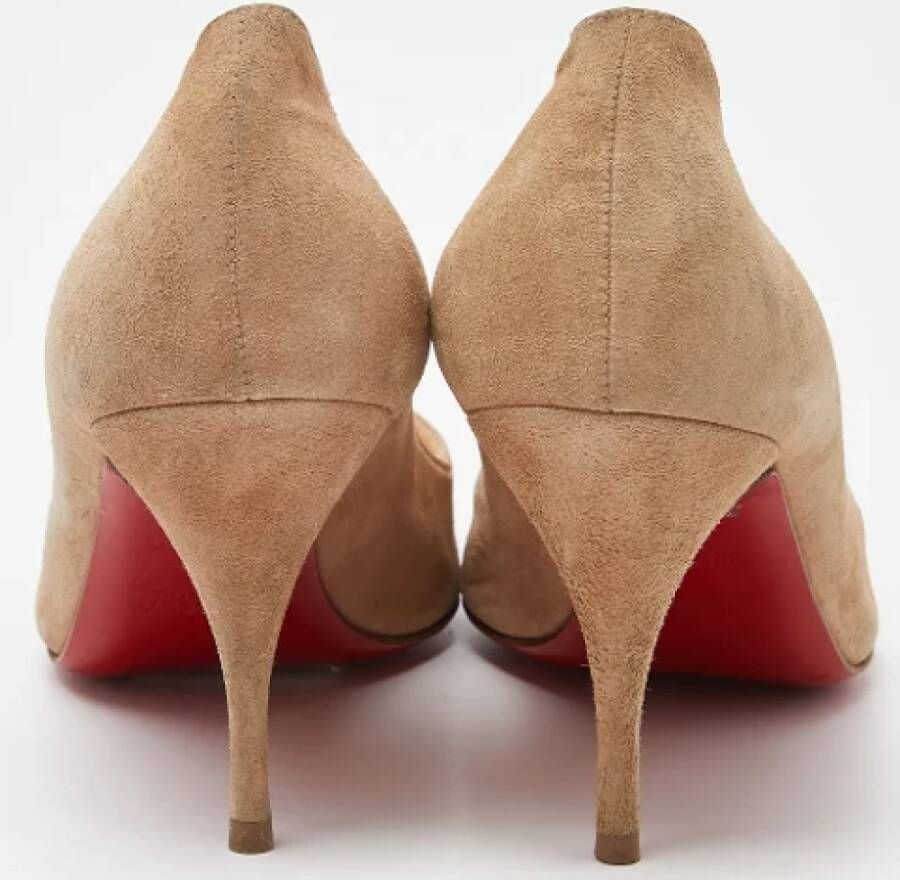 Christian Louboutin Pre-owned Suede heels Beige Dames
