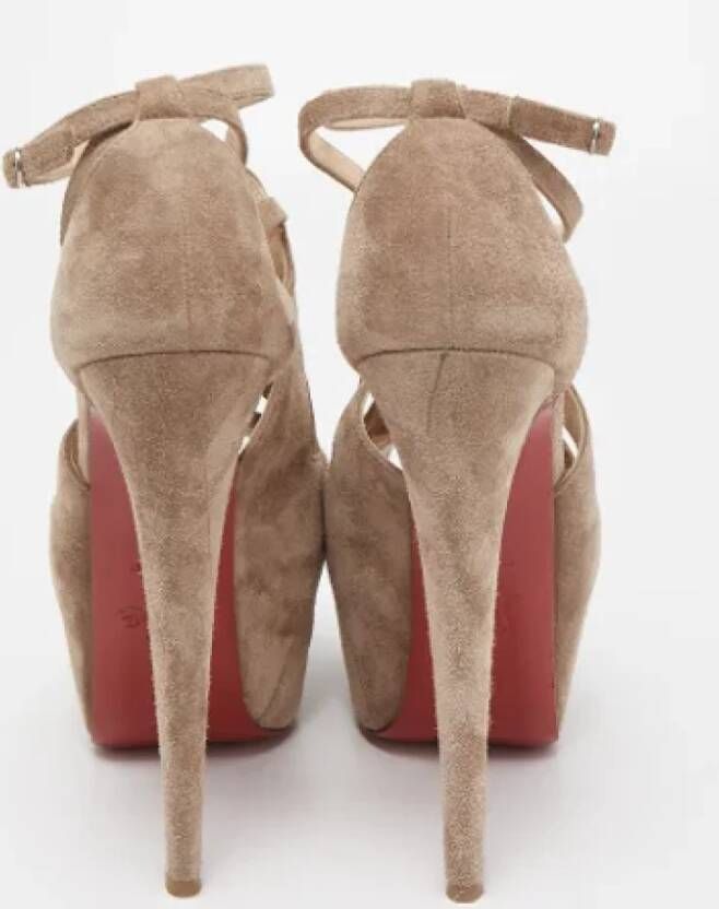 Christian Louboutin Pre-owned Suede sandals Brown Dames