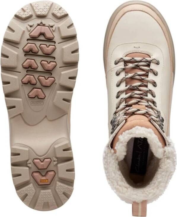 Clarks Beige Enkellaarsjes