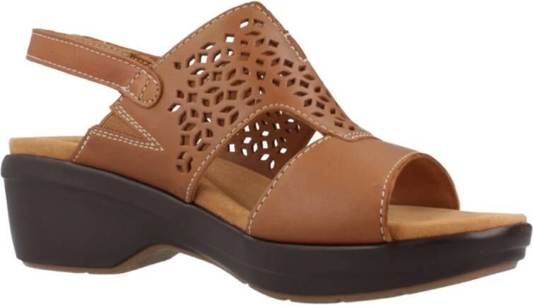 Clarks Stijlvolle Platte Sandalen voor Vrouwen Brown Dames