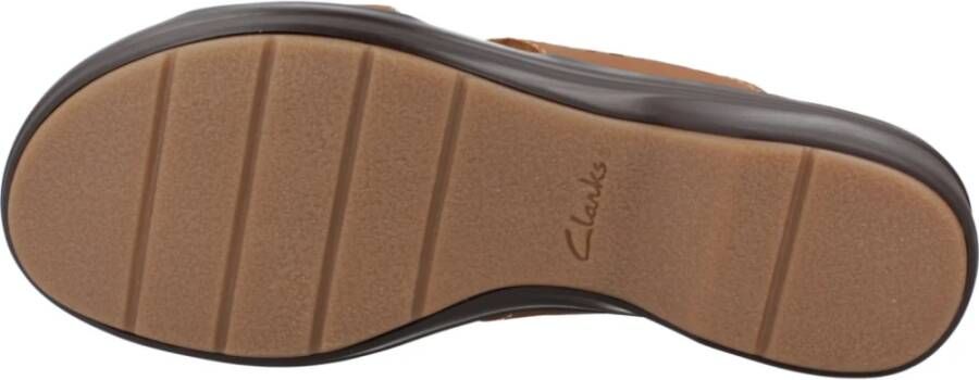 Clarks Stijlvolle Platte Sandalen voor Vrouwen Brown Dames