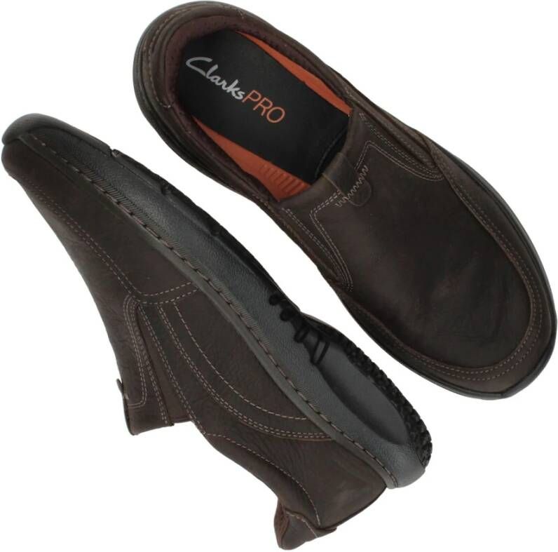 Clarks Bruine instappers voor heren met antislip zool Bruin Heren