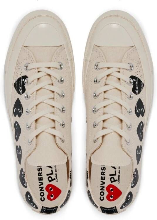 Comme des Garçons Play Witte Chuck Taylor Lage Sneakers met Multi Heart Design White Unisex